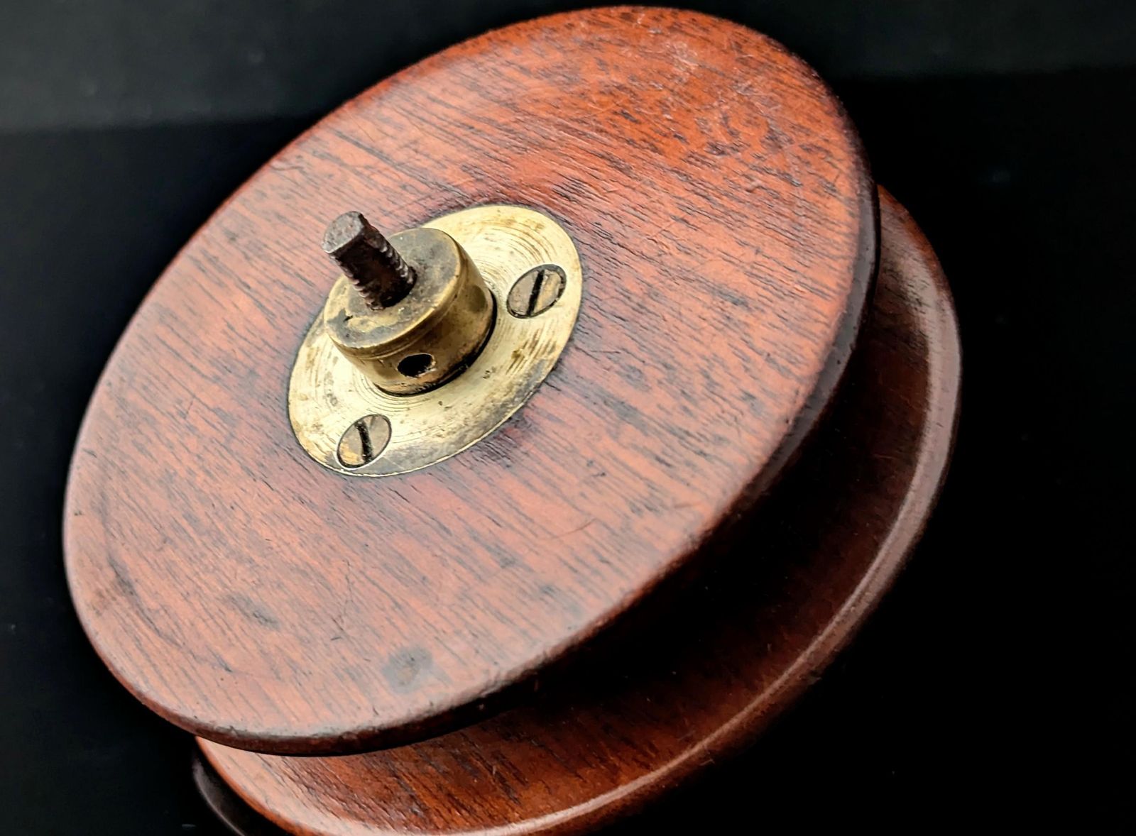 Antique Wood And Brass Centrepin Fishing Reel photo vinterior