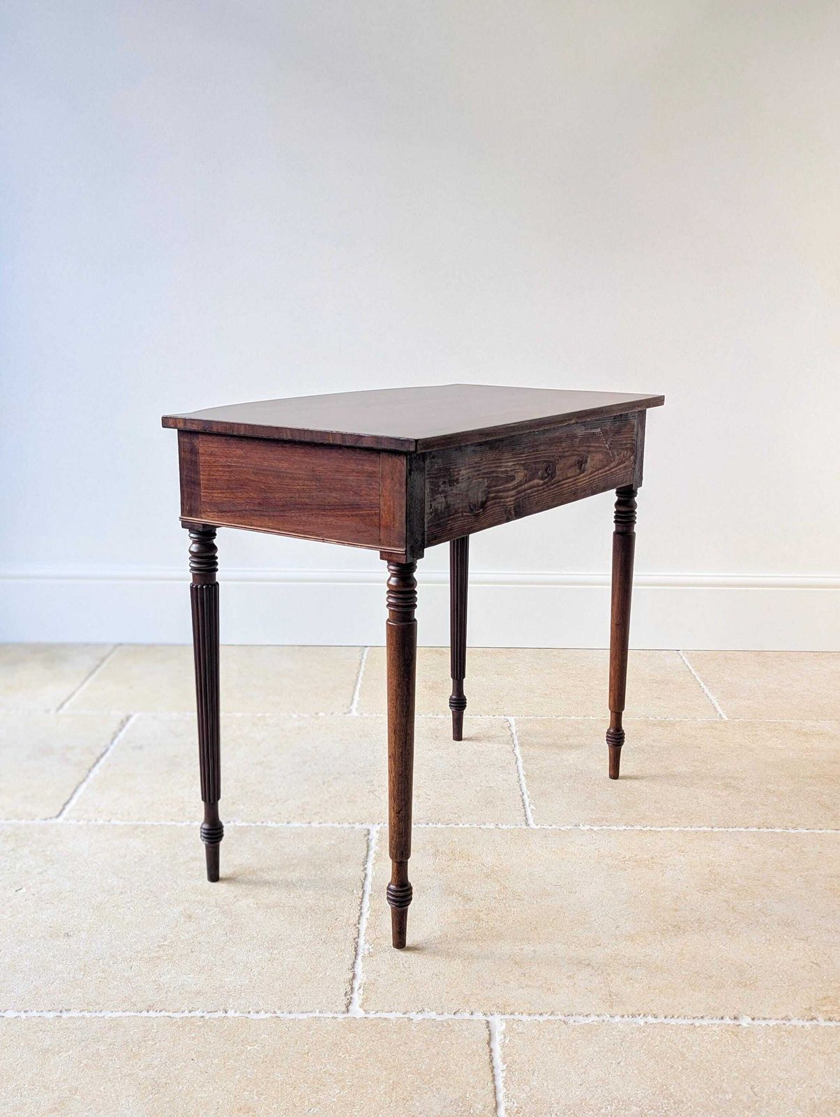 photo vinterior Antique Early 19th Century Mahogany Bow Front Writing Table