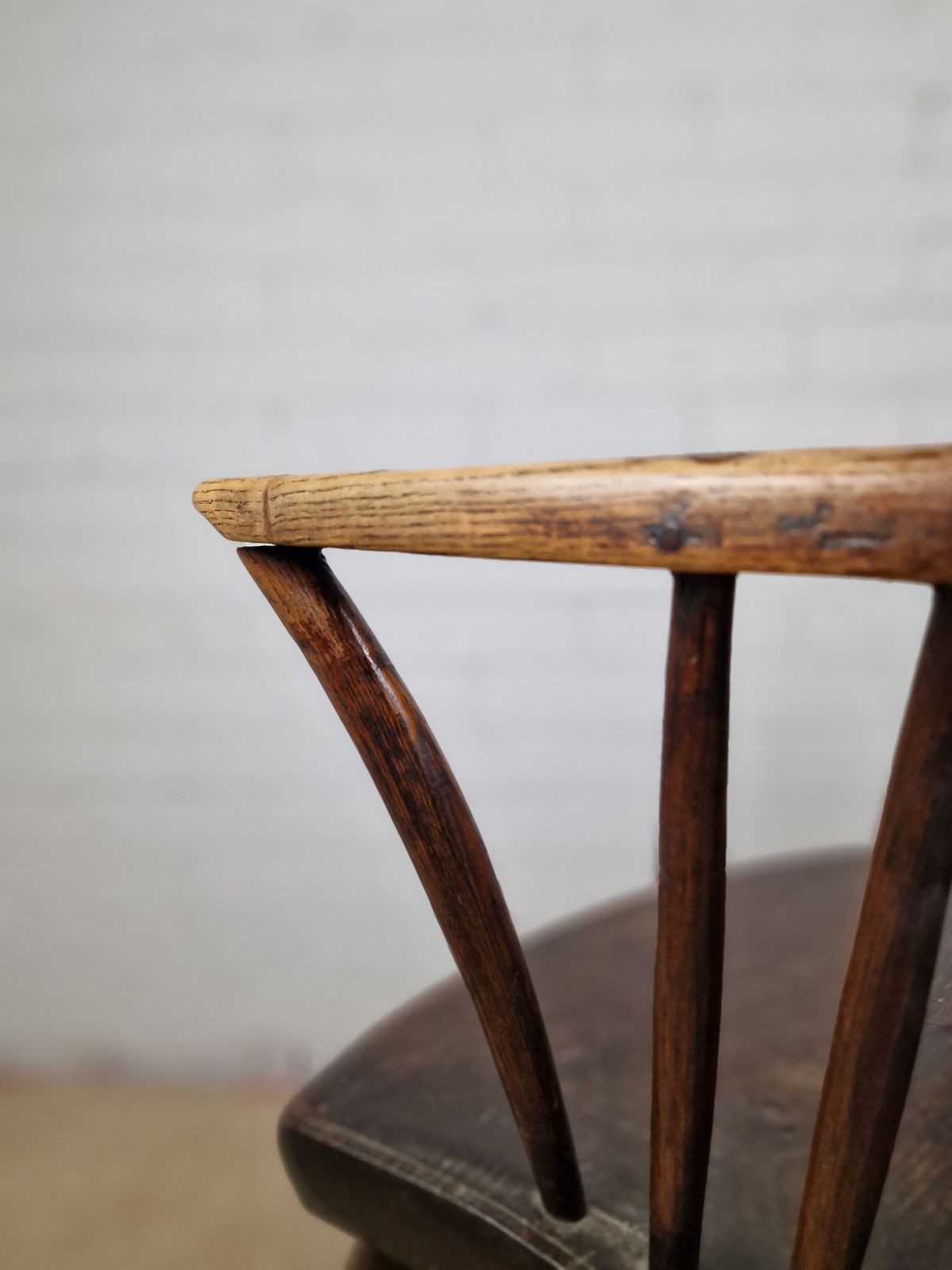 photo furniture Windsor Chair In Ash And Elm   Early 19th Century (Circa 1806)