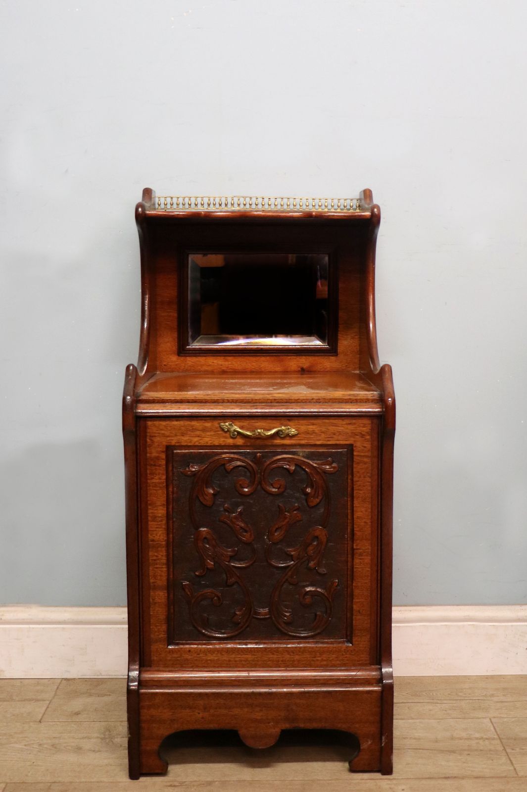 Victorian Style! A Lovely Late 19th Century American Walnut Coal Purdonium. photo furniture
