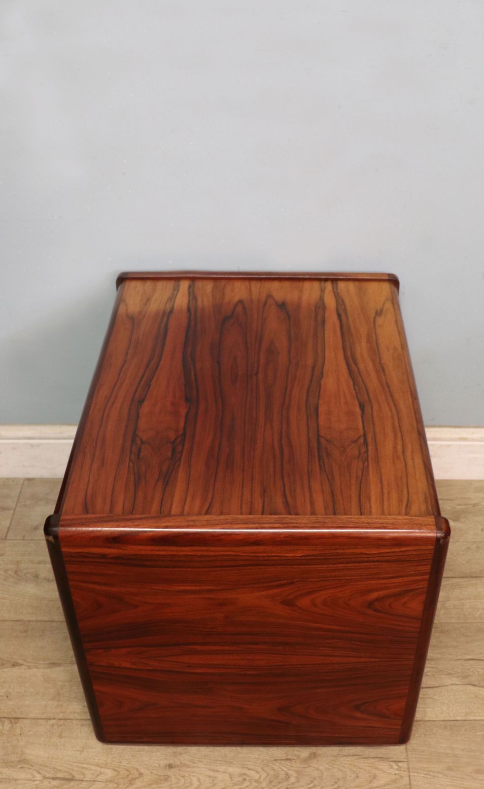 A Lovely Quality Mid Century Sumptuous Hardwood Veneered Television Stand photo for sale