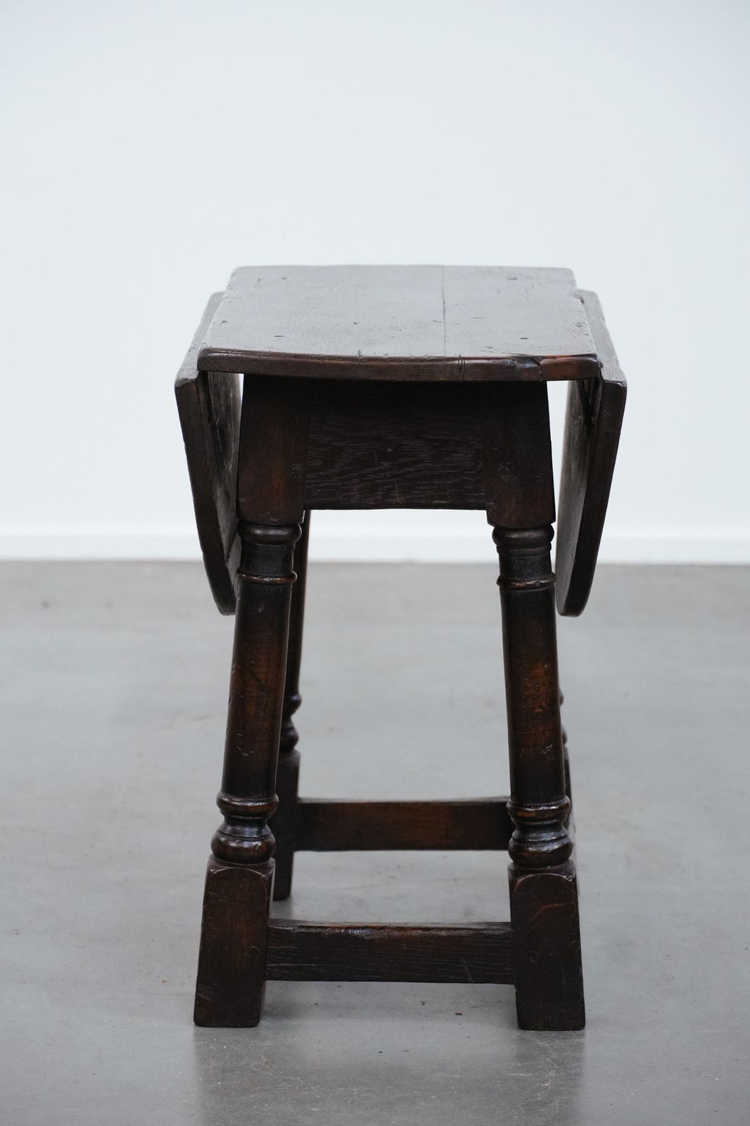 Antiek Engels Klassiek Bijzettafeltje / Krukje Met Neergeklapte Bladen, Eiken, 18e Eeuw photo 1060.0