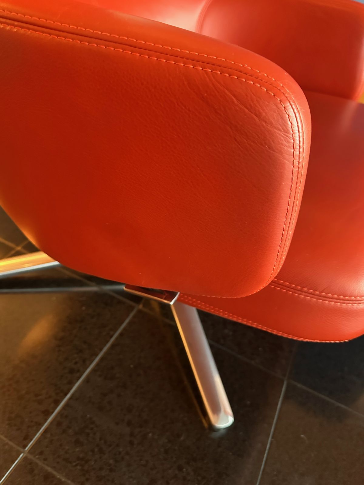 photo furniture Grand Repos & Ottoman Antonio Citterio