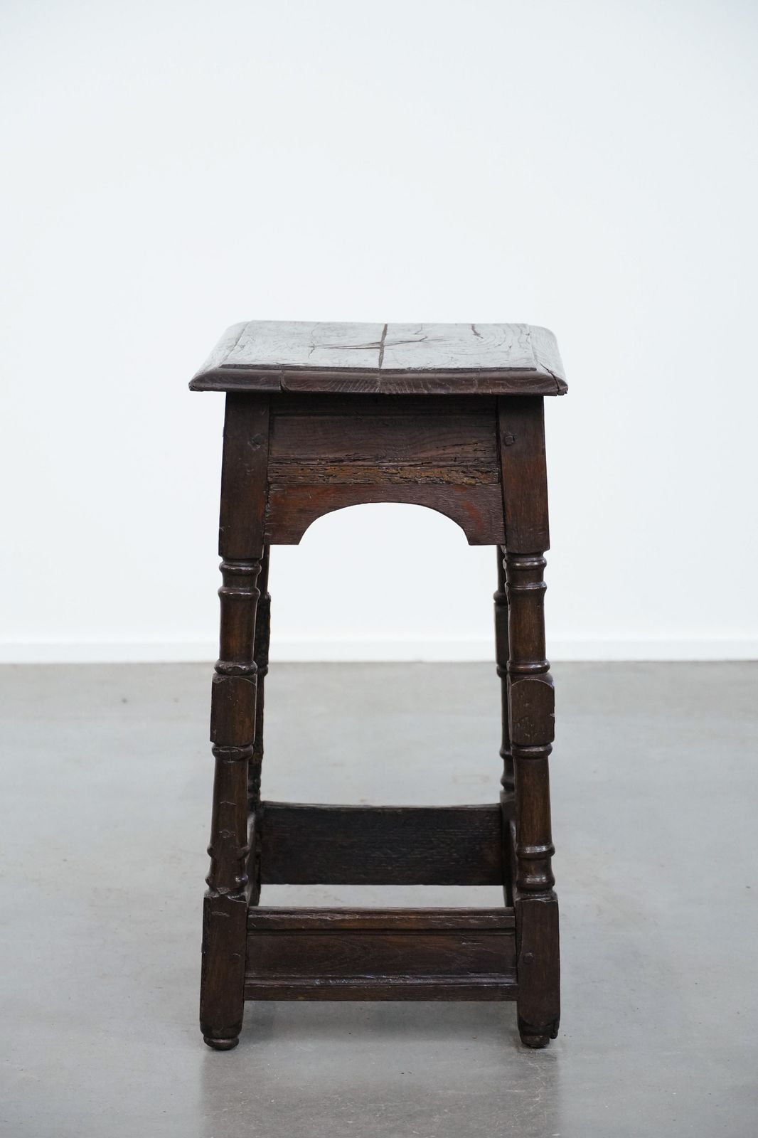 Functional Charming Antique English Oak Joint Stool/Side Table/Stool From The 18th Century With A Luxurious Appearance photo 1186.0