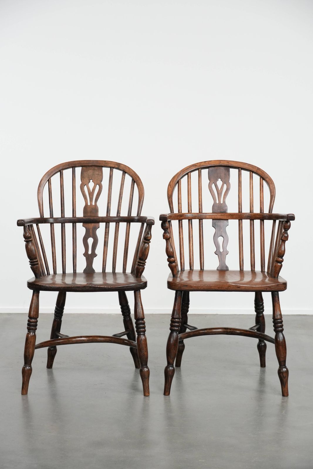 Antique Set Of 4 English Windsor Lowback Chairs With Character, Beautiful Color Scheme And A Lovely Patina photo furniture
