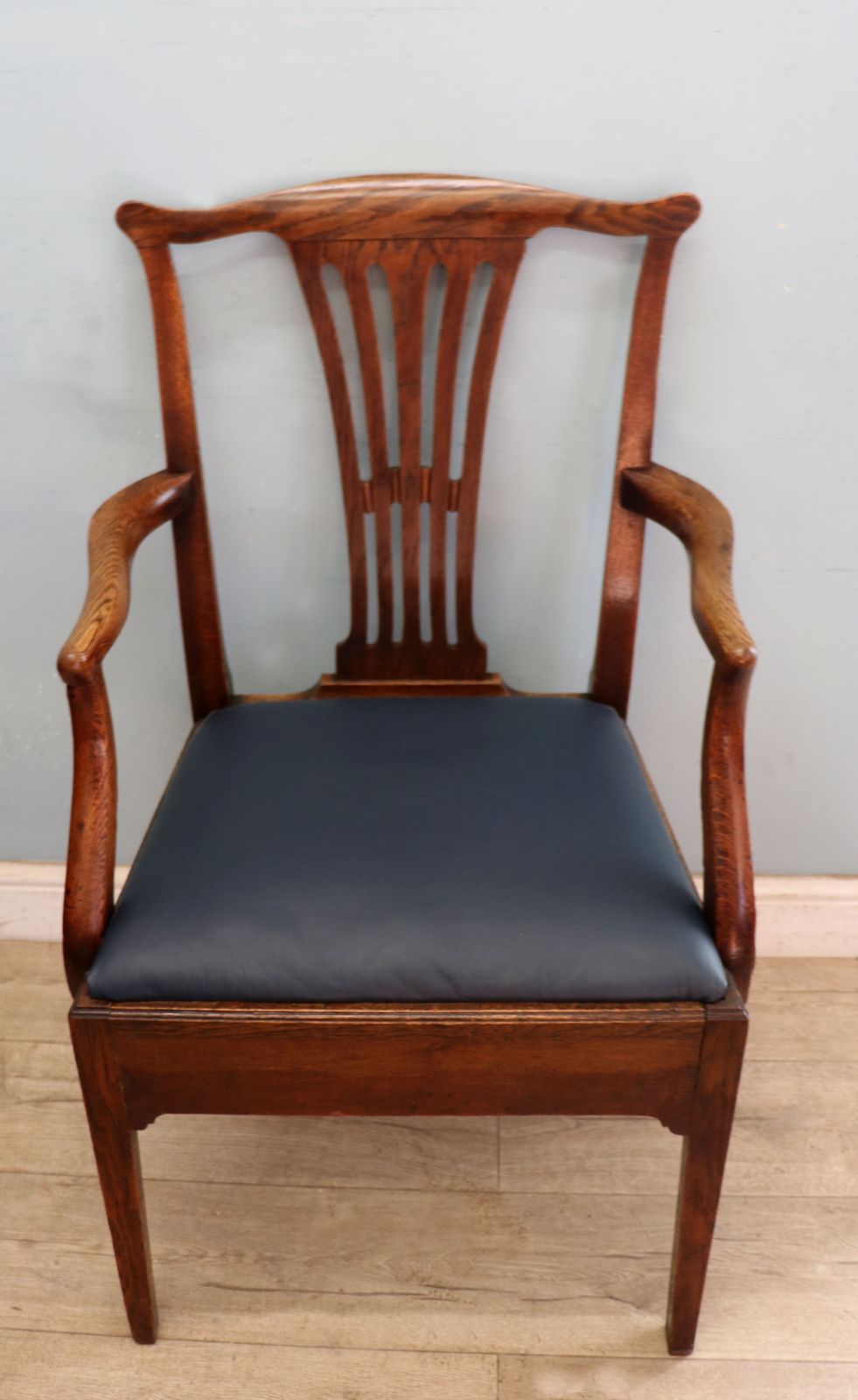photo vinterior Two Lovely Early 19th Century Country Made Elm And Ash Framed Carver Chairs