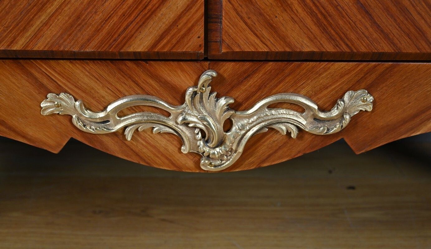 2220.0 Small Rosewood Marquetry Display Bookcase Louis XV Style – Early 20th Century photo