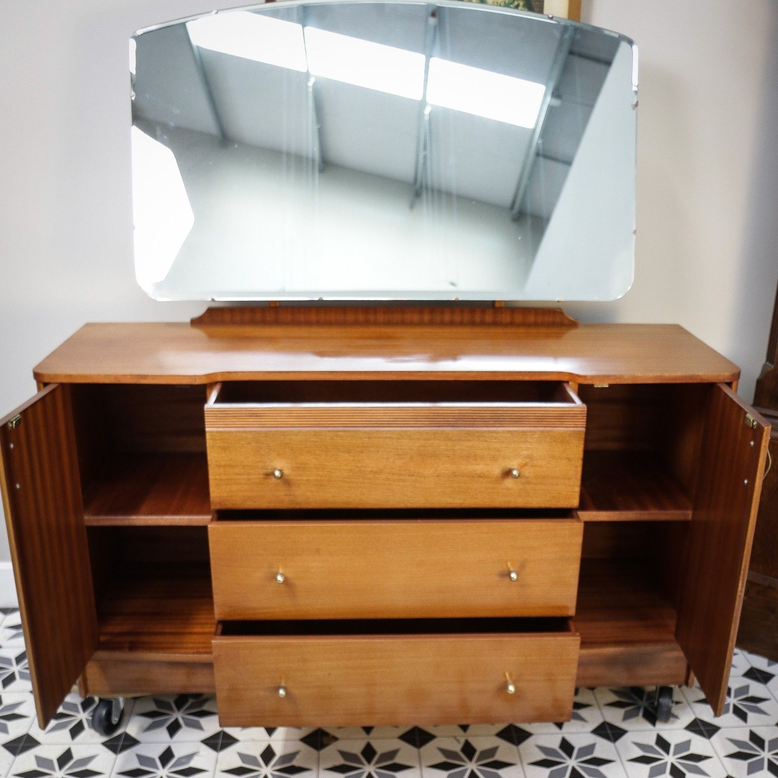 Dressing Table With Mirror Austinsuite 1950s photo Furniture