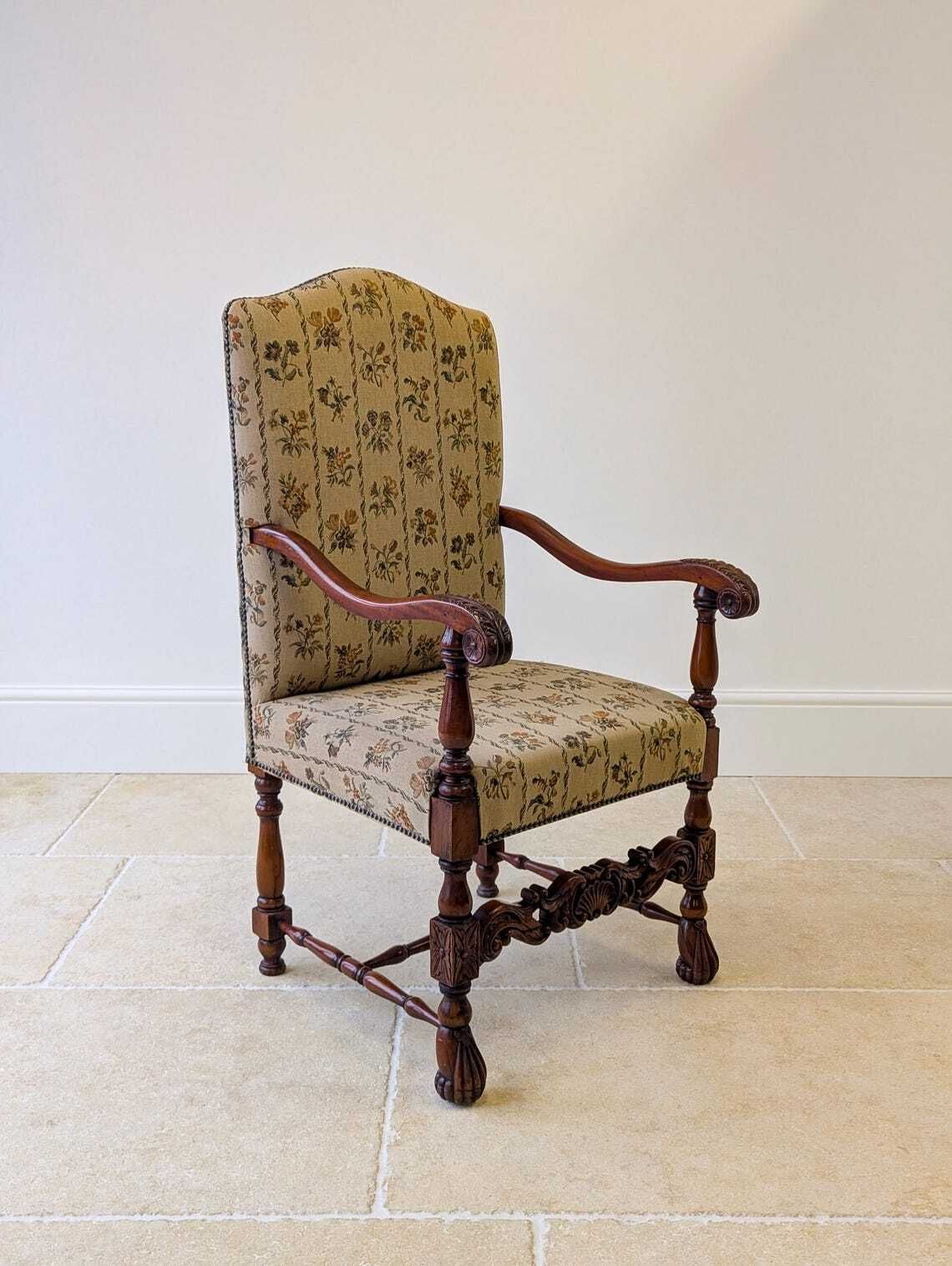photo vinterior Pair Of Antique Late Victorian Walnut Armchairs C.1890
