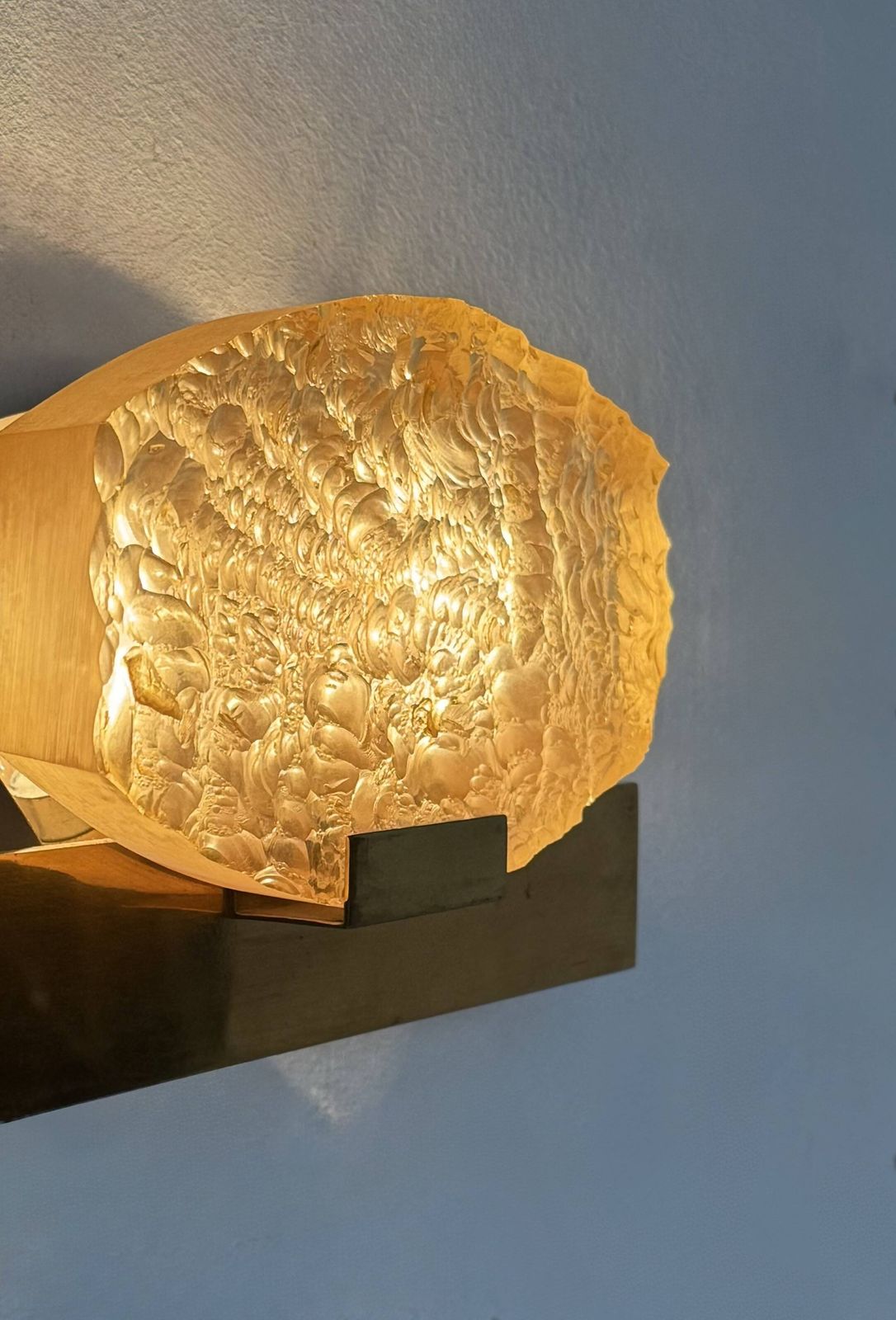 Vintage Wall Light Attributed To Serge Mouille, Brass And Resin, Dallux France. photo Lighting