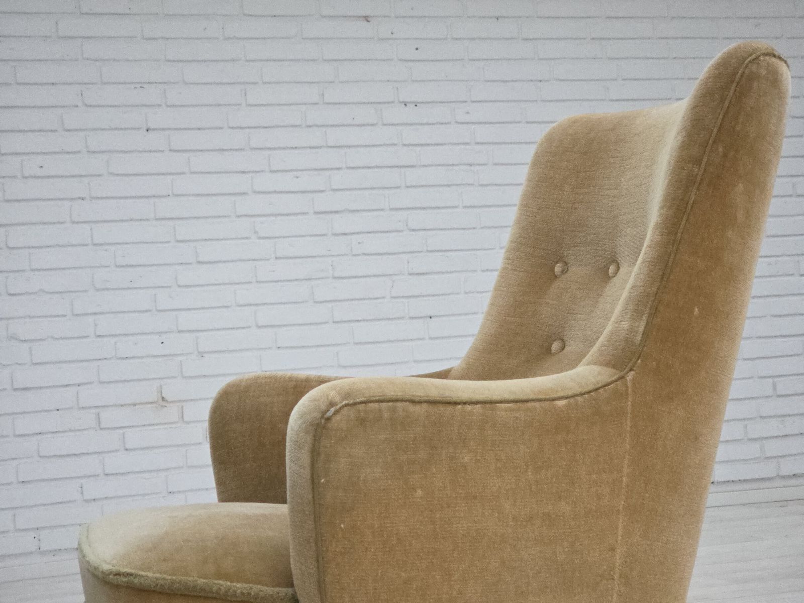 Ca. Jaren 1970, Deense Fauteuil, Lichtgroene Meubelvelours Bekleding. photo 950.0