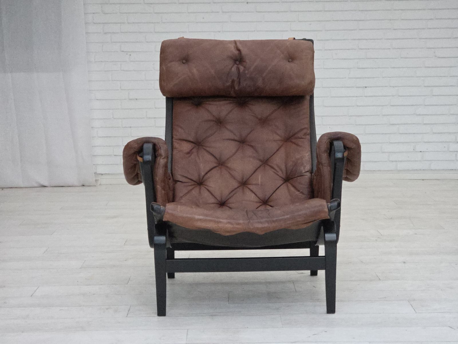 1970s, Swedish Design By Bruno Mathsson, Model "Pernilla",  Furniture Leather. photo vinterior