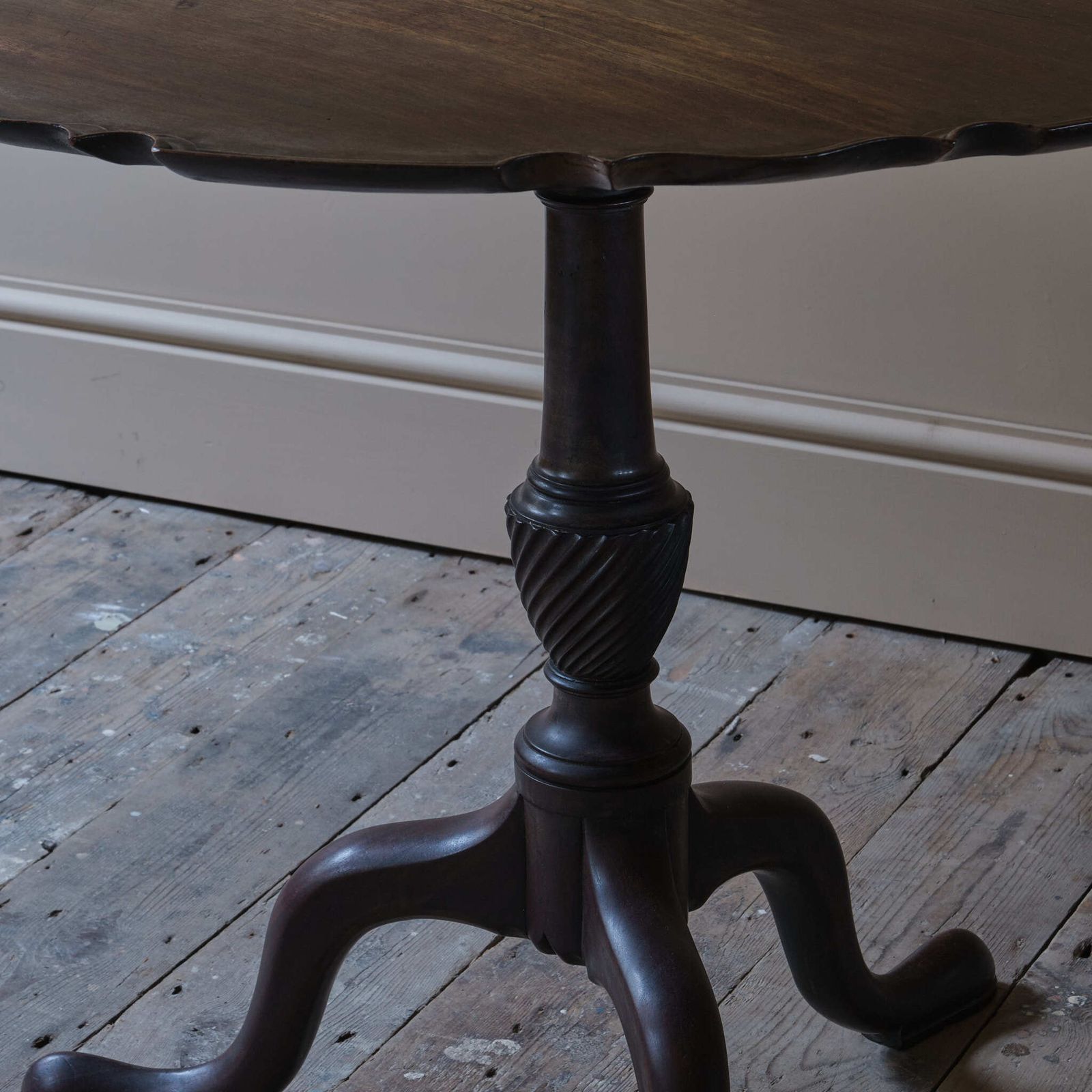 George III Pie Crust Tilt Top Tripod Table photo vinterior