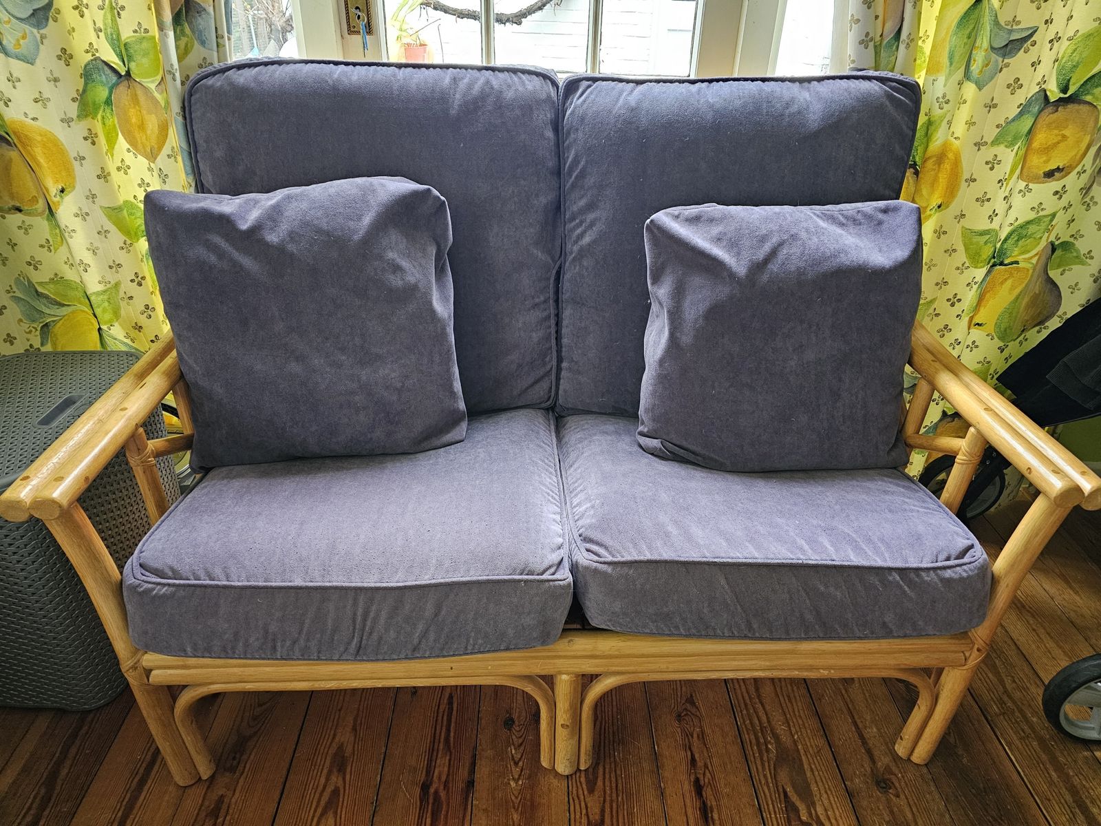Angraves Of Leicester Furniture Set