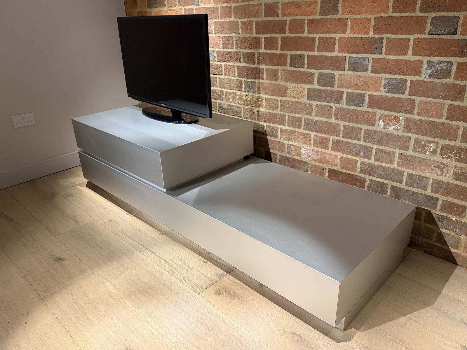 M.D.F. Italia Lowboard Aluminum Tv Console photo vintage