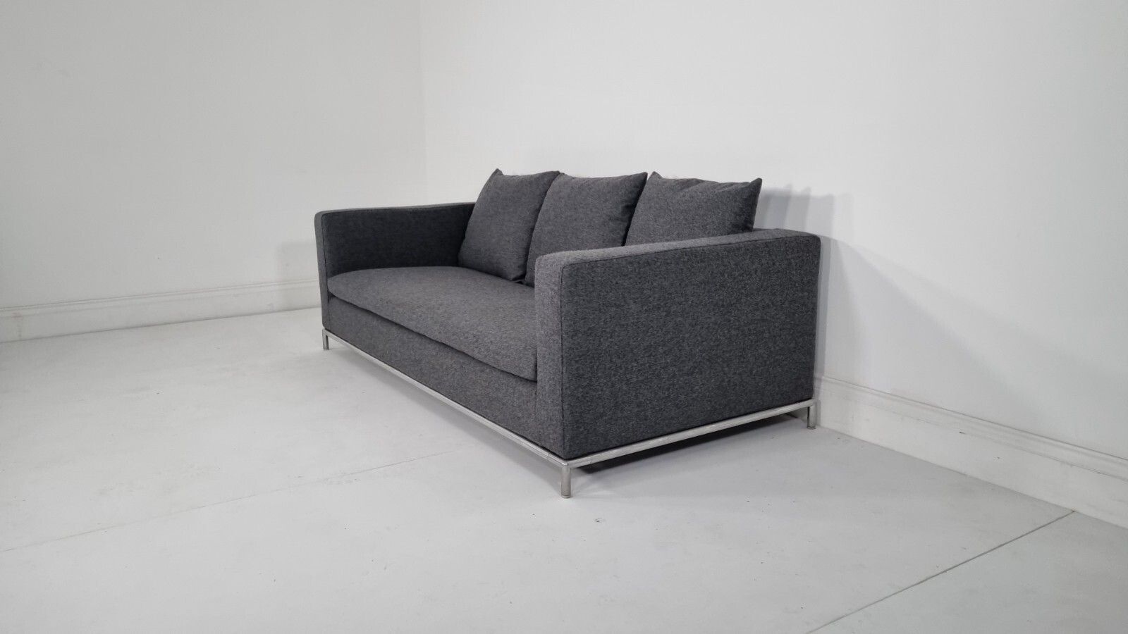 Bb Italia George 3 Seater Sofa In Charcoal Wool Impeccable Condition photo vinterior