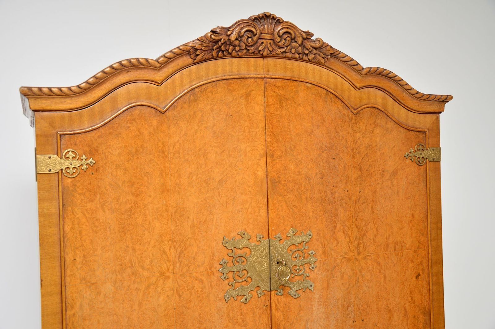 Antique Burr Walnut Queen Anne Style Cocktail Drinks Cabinet photo Furniture