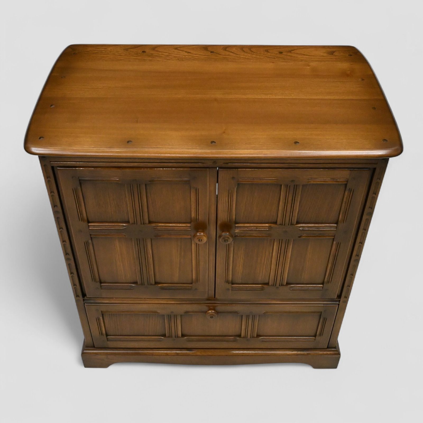 photo furniture Ercol Mural Tv Video Cabinet Golden Dawn Corner Flap Model 839 Free Uk Delivery