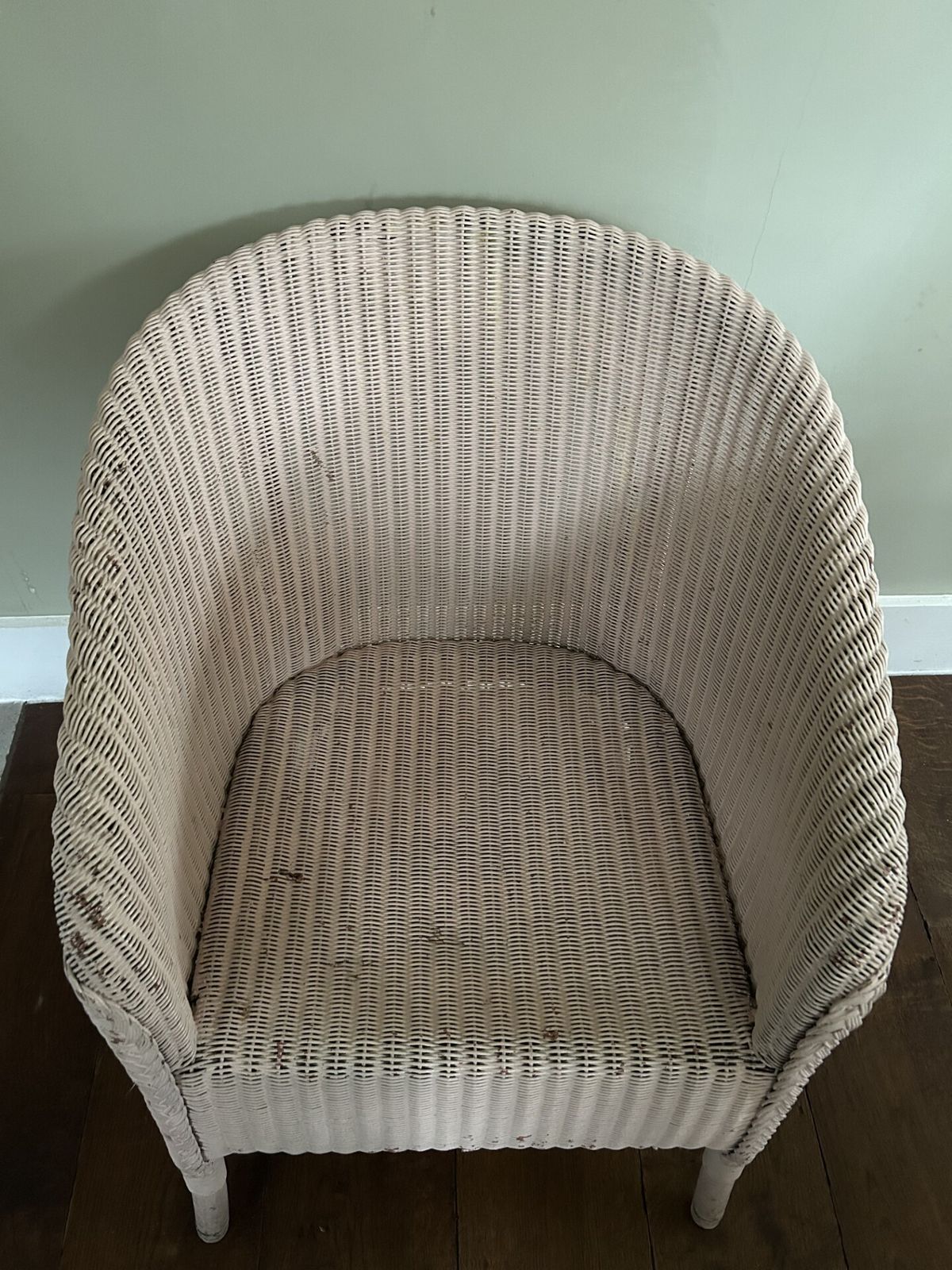 photo furniture Vintage Lloyd Loom Tub Chair   Pink Painted Frame