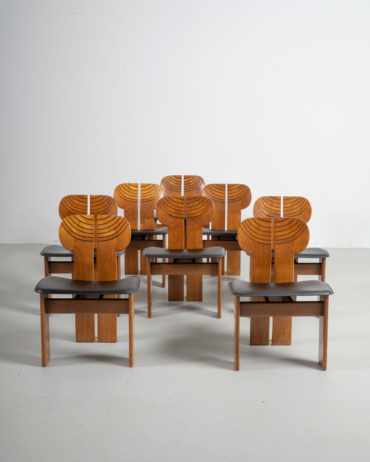 Tobia Scarpa Set Of Eight Africa Chairs In Walnut And Leather By Maxalto 70s