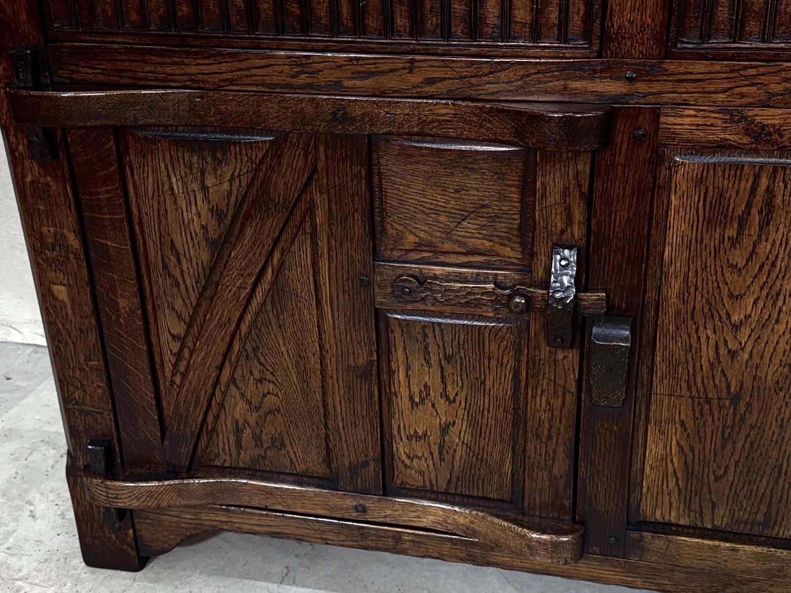 photo vinterior A Nigel Rupert Griffiths Monastic Carved Oak Dresser Base / Sideboard / Cabinet / Cupboard