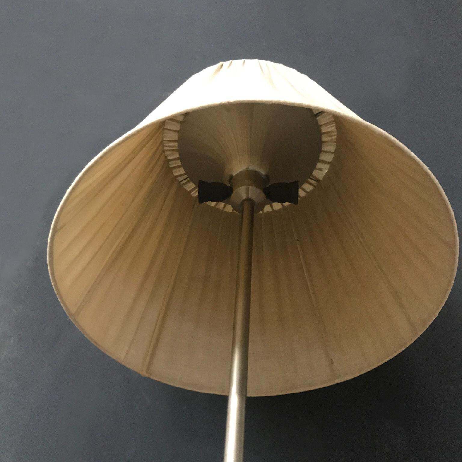 1935, W.H. Gispen Lamp 6004 Or 640b In Good Condition photo for sale