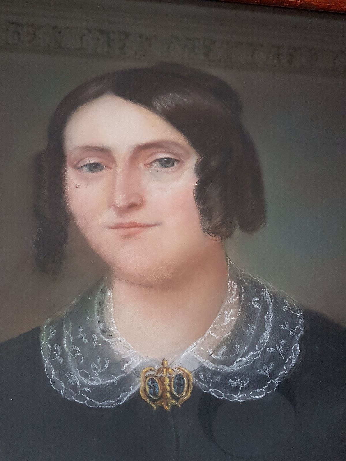 A Pretty Antique French Framed Pastel Portrait Of A Young Woman C1840 photo vinterior