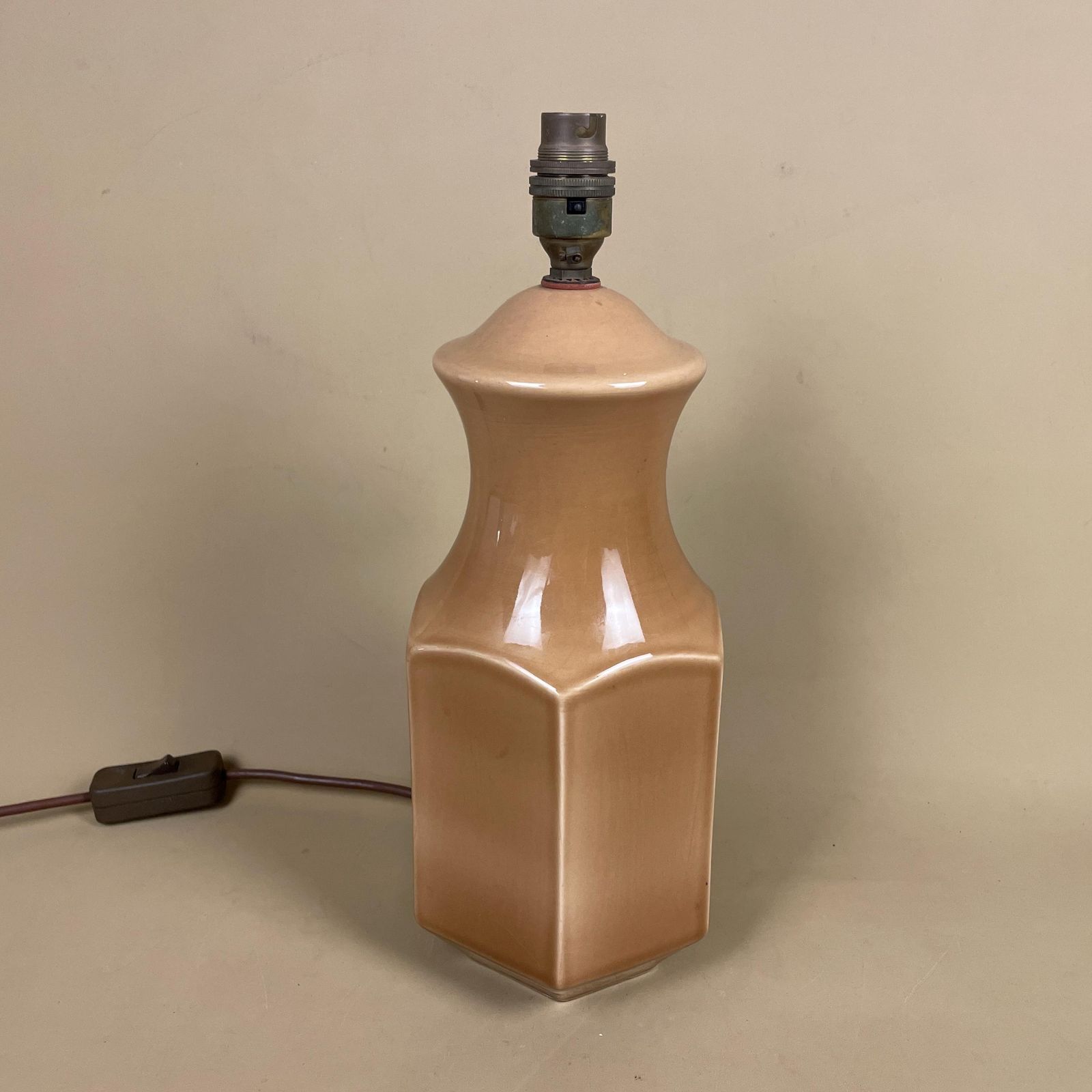 Ceramic Lamp Light Bedside Table Hexagon Shape Vase Beige Light Antique Brass Gold Trims Medium Vintage Retro Decor Classic photo furniture