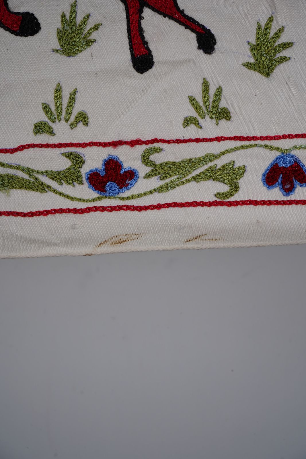 200.0 Uzbek Suzani Animal Tablecloth   Silk Cotton Blend Horse Runner 1'6'' X 6'1'' photo