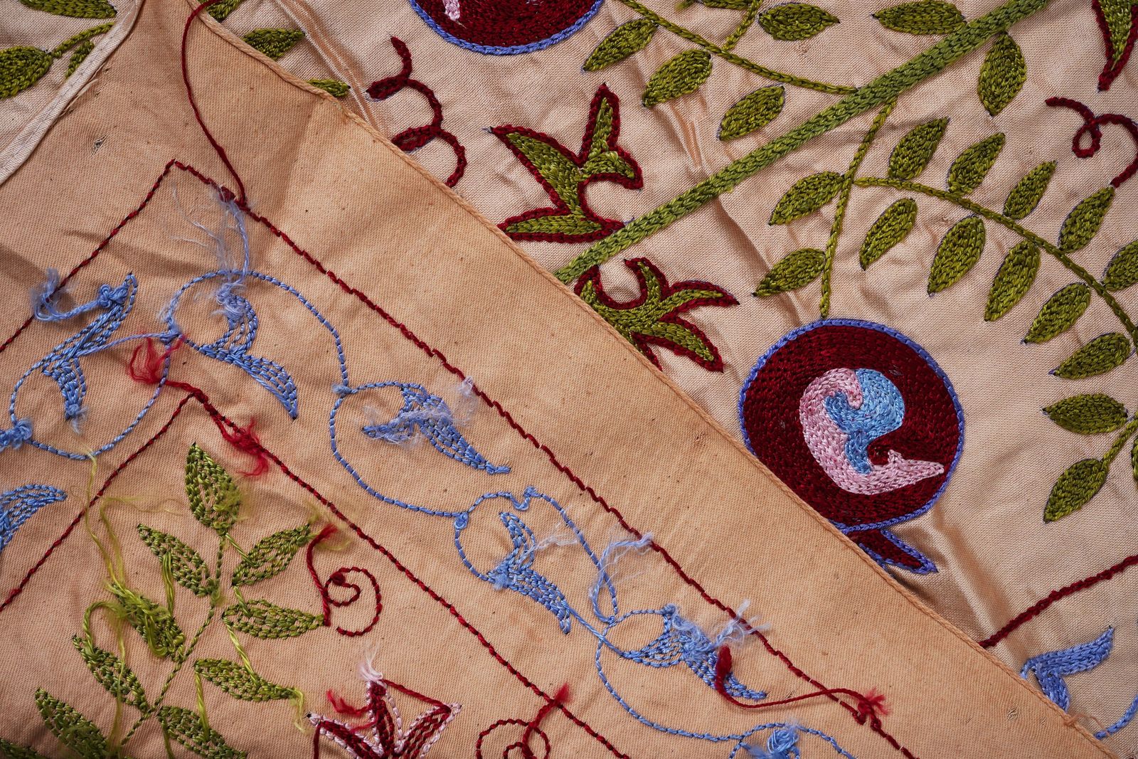 Long Suzani Embroidery Runner – Beige And Green Pomegranate Motif Bohemian Decor 1'7'' X 6'2'' photo vintage