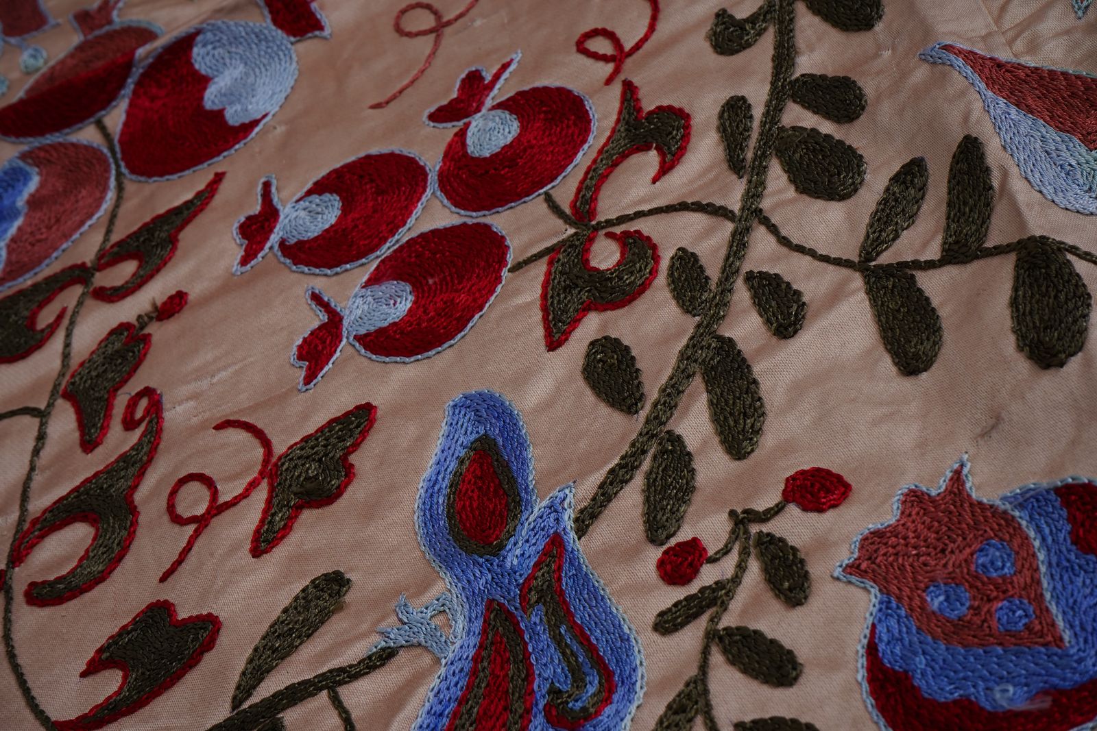 Beige Uzbek Suzani Wall Hanging – Tree Of Life Pomegranate Embroidery Textile Art 3'5'' X 6'2'' photo vintage