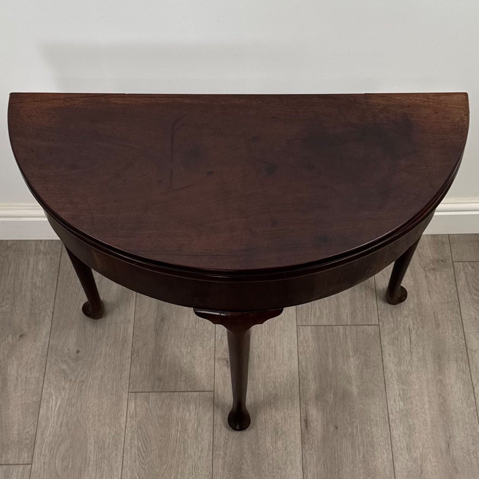 photo furniture Antique 18th Century Demi Lune Card Table In Mahogany
