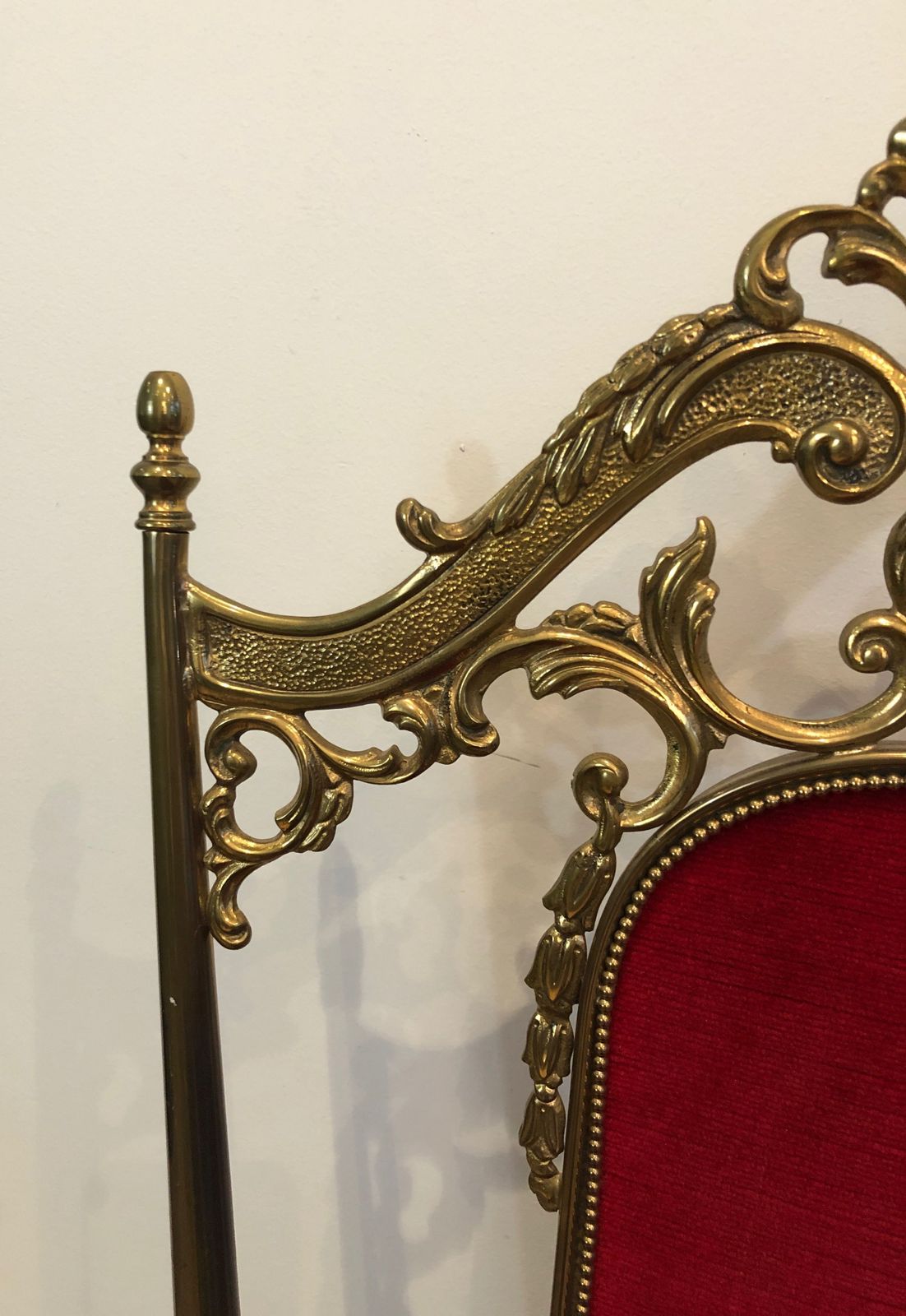 photo buy Set Of 4 Brass And Red Velvet Chairs