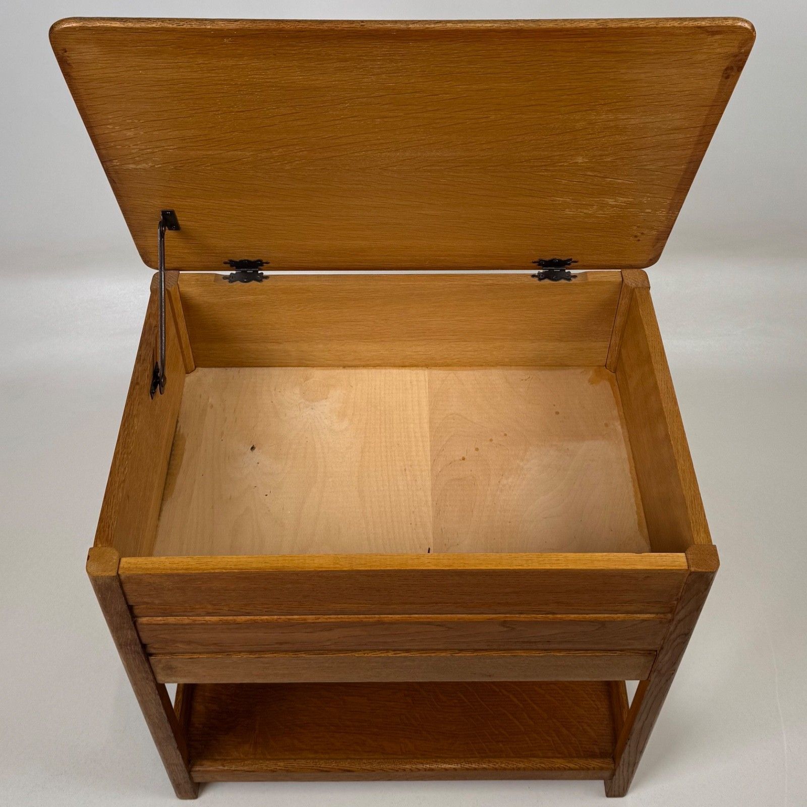 365.0 Antique 20th Century Good Quality Storage Box On Stand In Oak photo