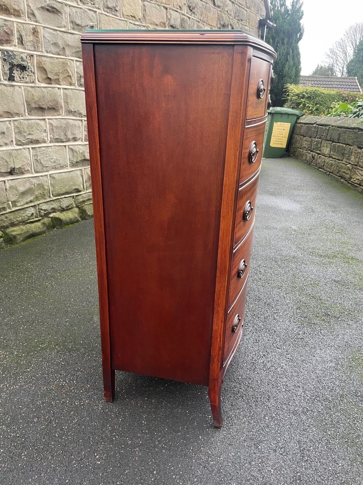Quality Mahogany Bow Front Chest Of Draws photo 700.0