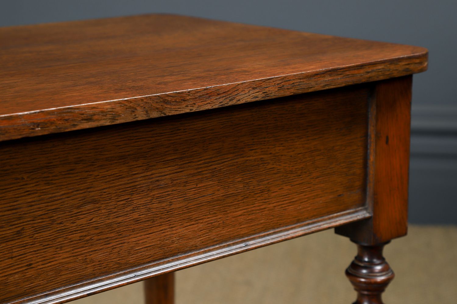 photo furniture Small English Victorian Oak Occasional Side Table / Bedside  / Nightstand (Circa 1900)