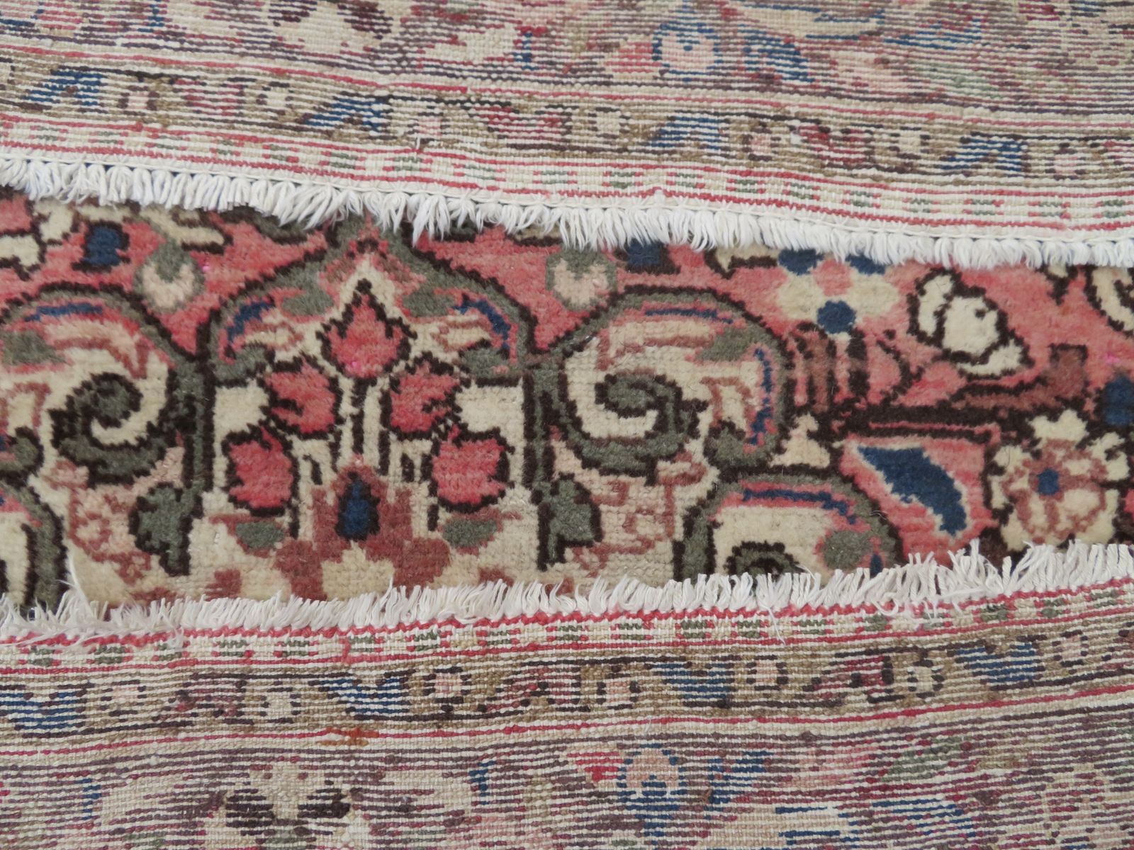 photo vintage Large Hamadan Rug. 260cm X 153cm. Pretty Pink Ground