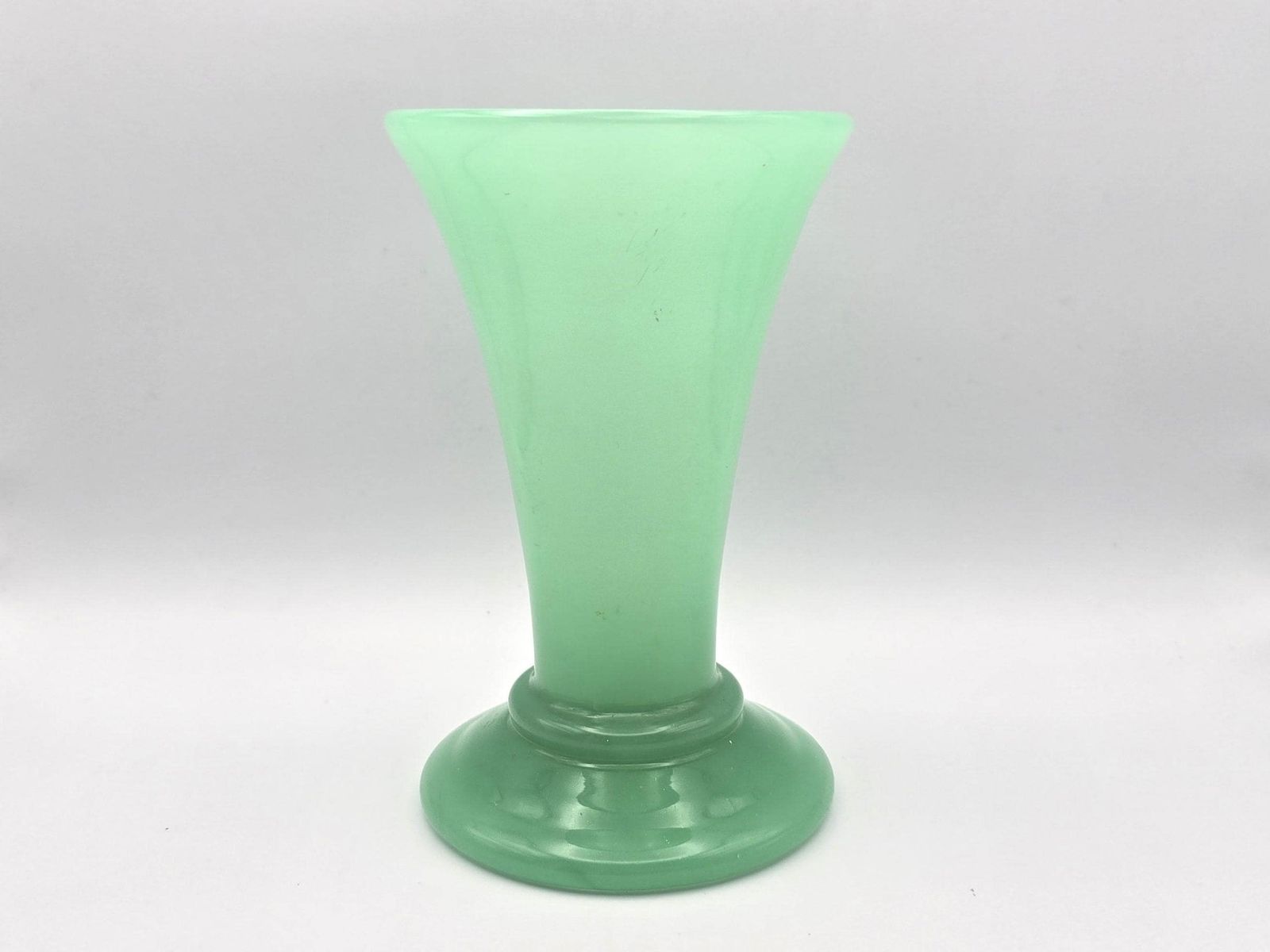 Antique Uranium Glass Schindler And Co Vase   Jadeite Translucent Green Vase C. 1900   Uv Active photo buy