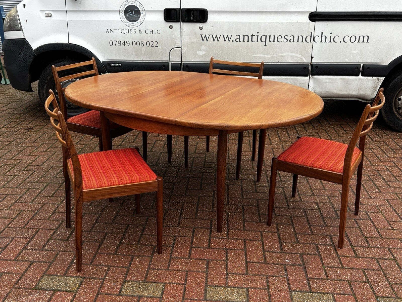 Mid Century G Plan Circular Extending Dining Table & 4 G Plan Dining Chairs photo vintage