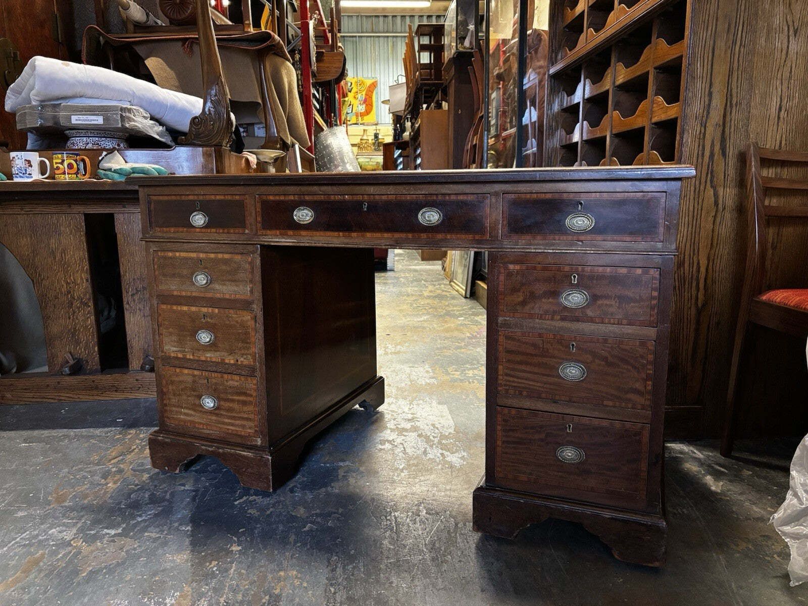 photo vinterior Edwardian Inlaid Mahogany Pedestal Desk With Brown Top.