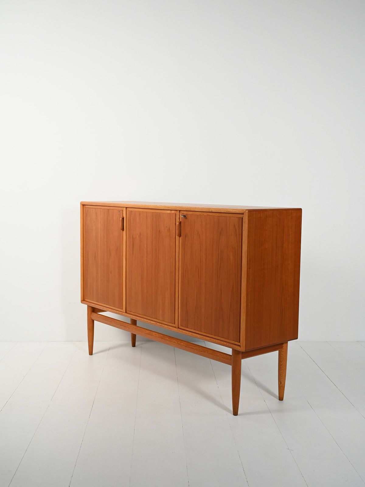 Scandinavian Highboard From The 50s/60s In Oak And Teak With Three Doors photo 2570.0