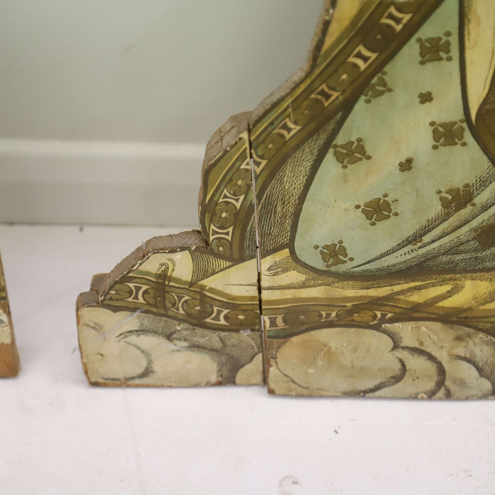Pair Of Early 20th Century French Angel Panels With Original Paper Decoration photo vintage