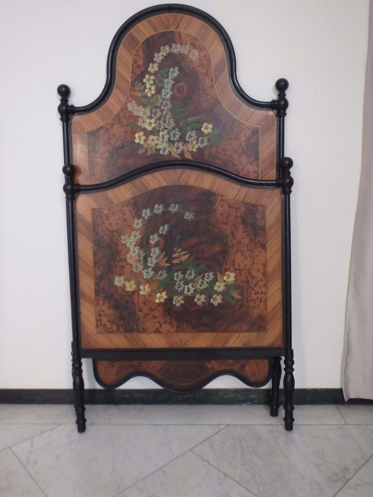 photo furniture 2 Art Nouveau Metal Hand Painted Extravagant Single Beds With Flowers Chalet Sty