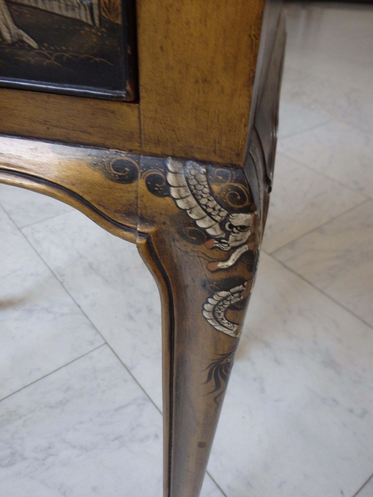photo for sale 1920 Elegant Japonisem Red And Gold Dry Bar With Sculpted Figures And Pagodes