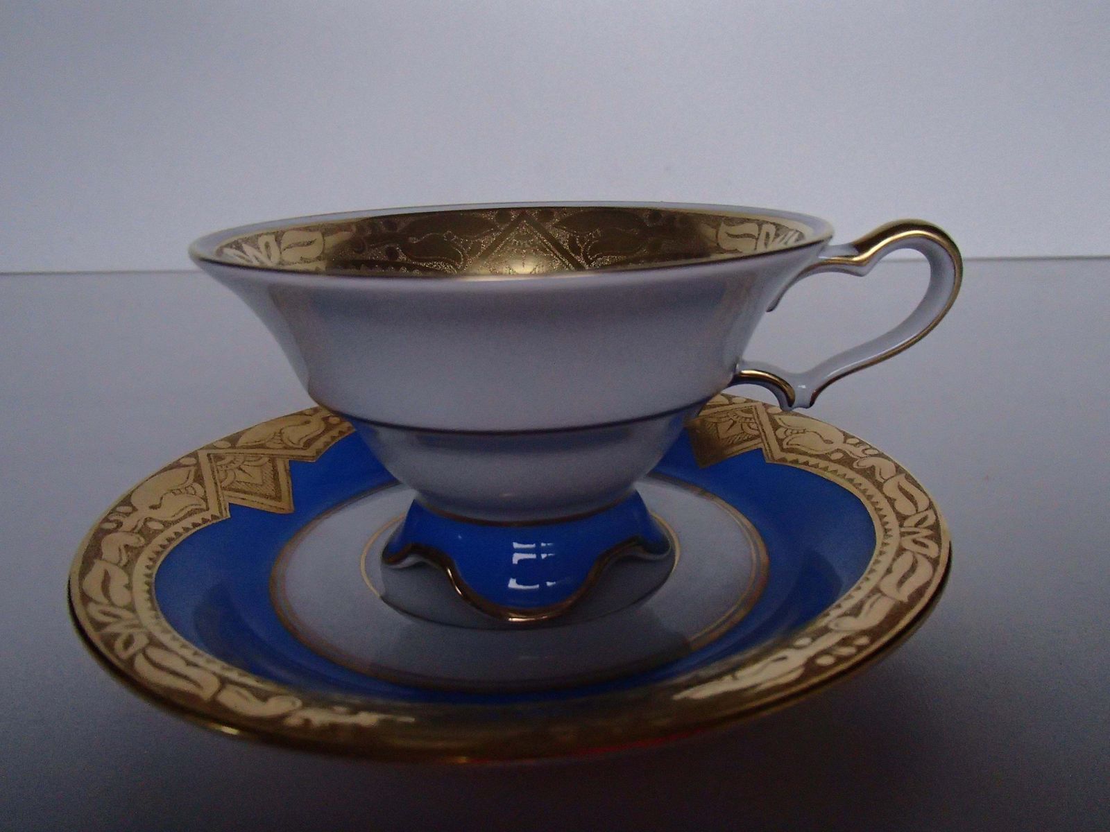 Elegant Porcelain Coffee Cup By Hutschenreuther Selb Bavaria Gold Plated photo furniture