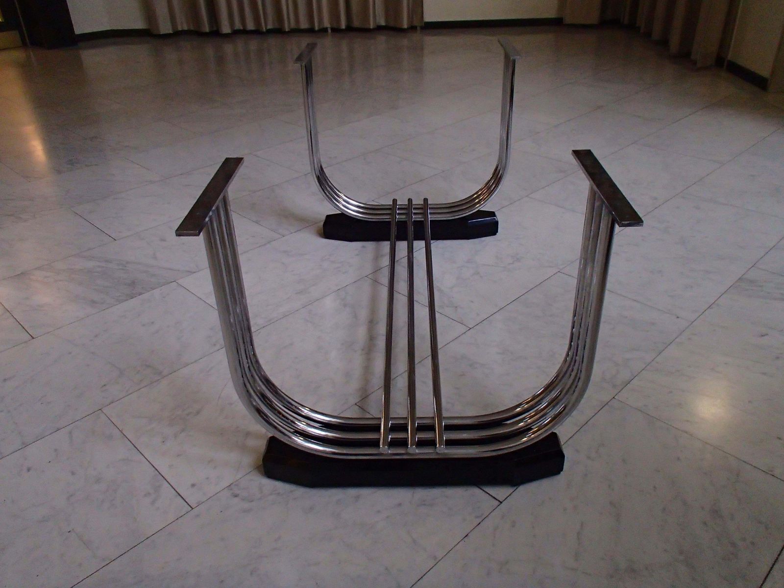 7434.0 1930thies Tubular Chrome And Blck Top Table For Pel By Serge Chermayeff photo