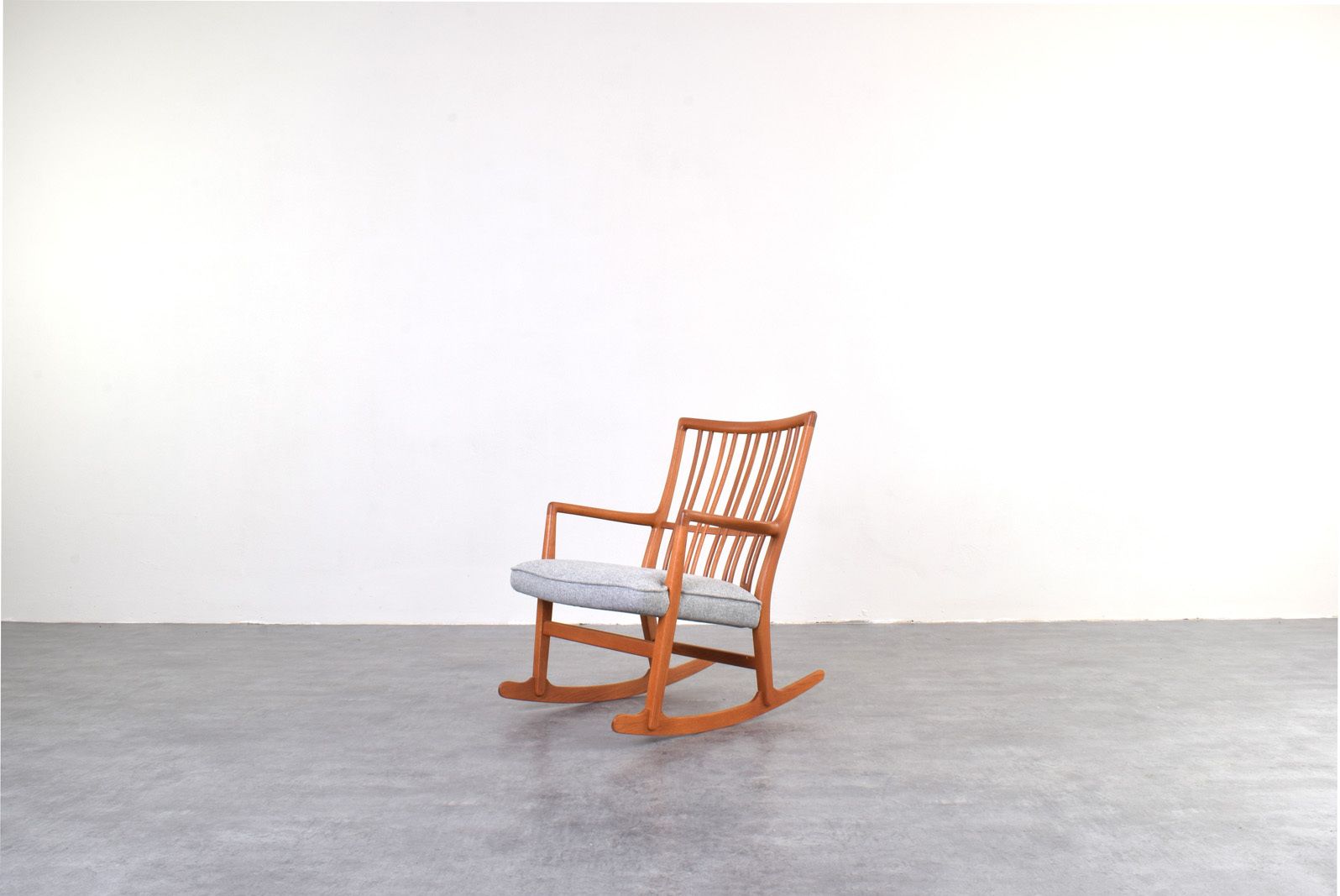Oak Ml33 Rocking Chair By Hans J. Wegner For A/S Mikael Laursen, 1950s photo for sale