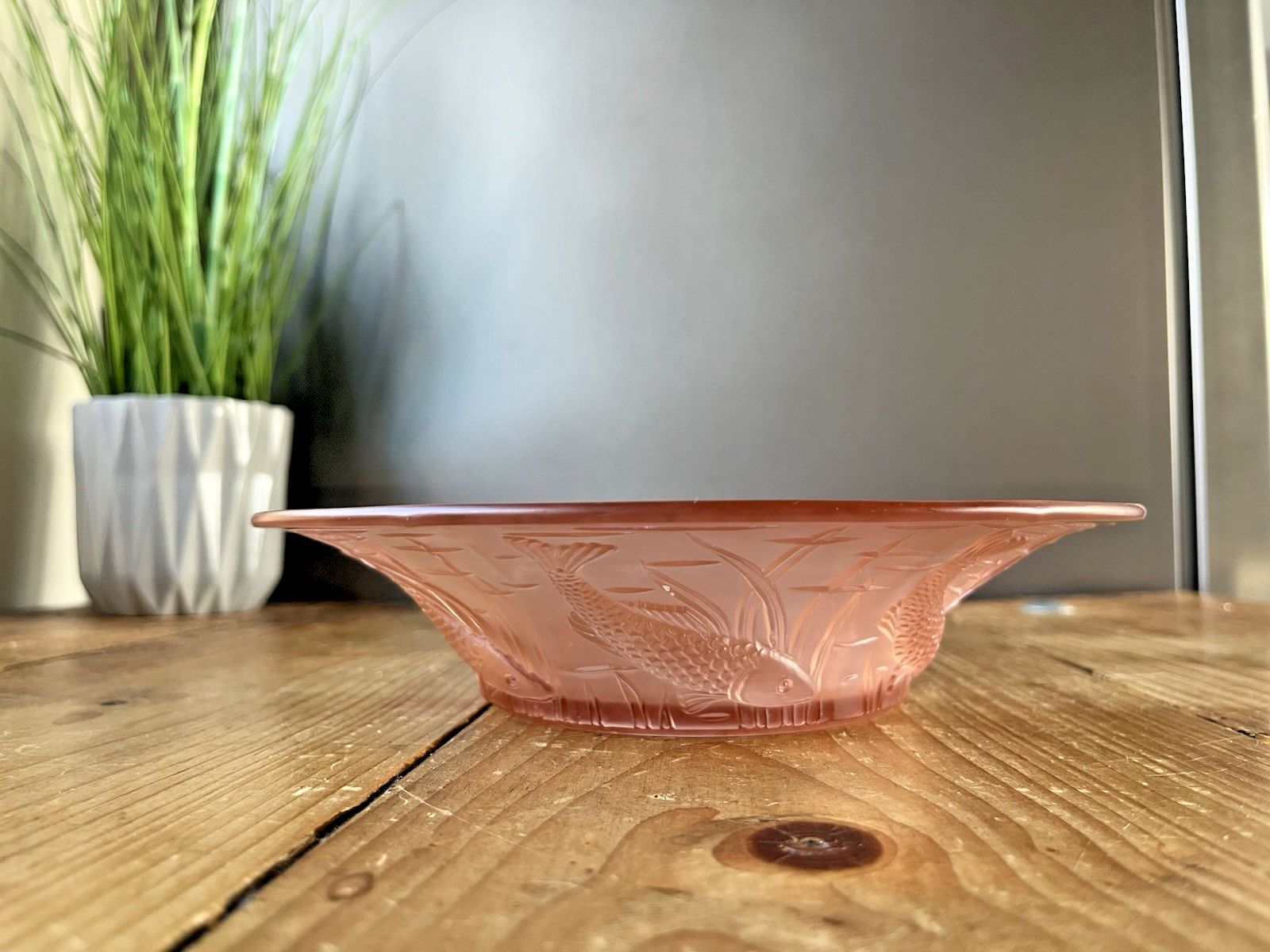 Art Deco Frosted Pink Fish Seaweed Fruit Bowl Walther & Sohne Barolac Jobling photo furniture