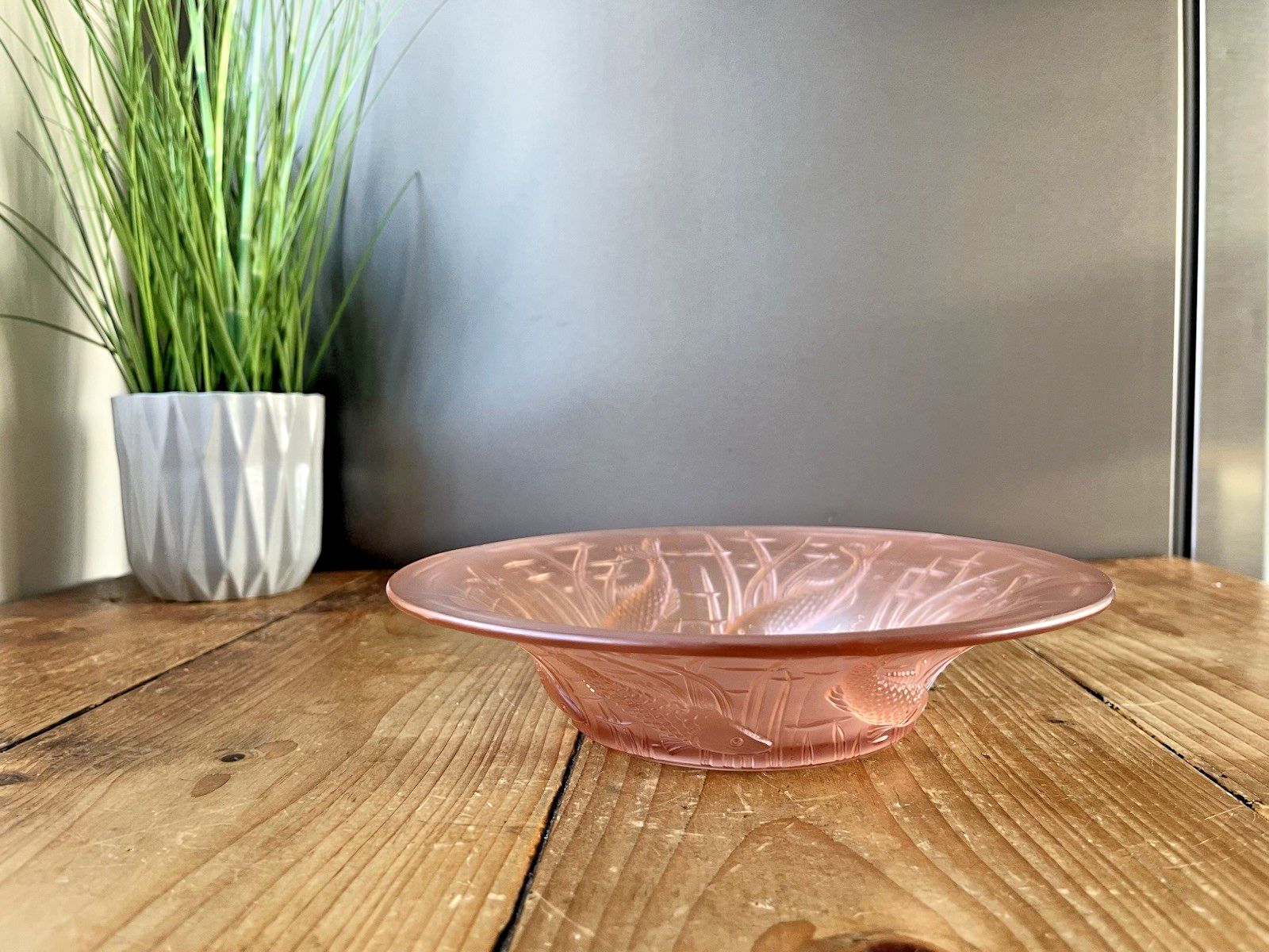 Art Deco Frosted Pink Fish Seaweed Fruit Bowl Walther & Sohne Barolac Jobling photo vinterior