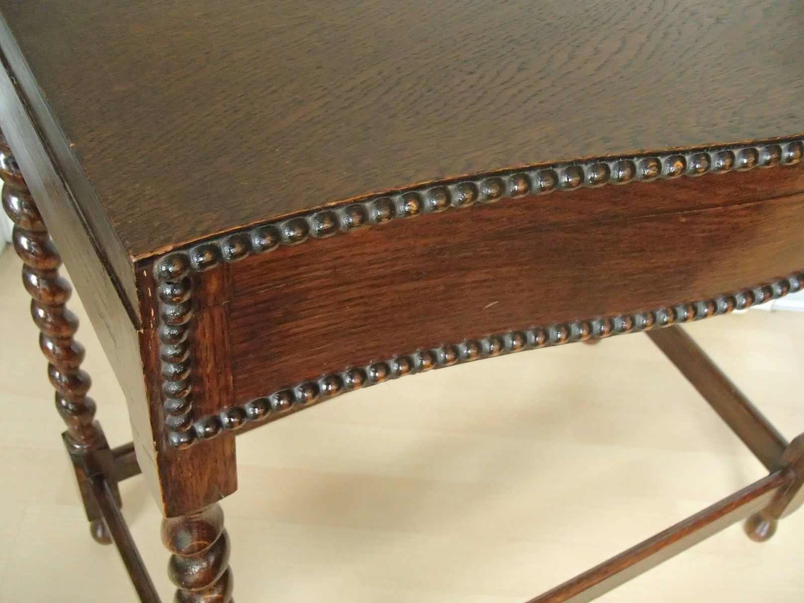 19th Century Oak Table With Cutlery For Twelve Persons Harrison Fisher Sheffield photo for sale